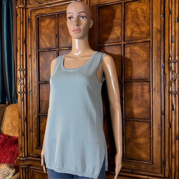 Marla Wynne Blue Side Ribbed Side Slit Sweater Tank - Picture 3 of 13